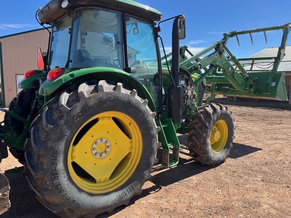 Image of John Deere 6135E Image 1