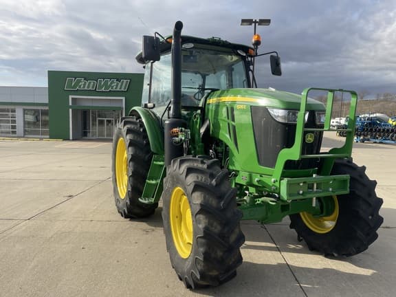 Image of John Deere 6135E equipment image 1