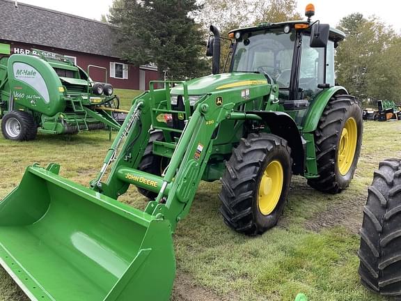 Image of John Deere 6135E equipment image 4