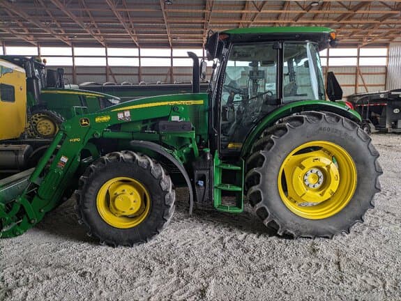 Image of John Deere 6135E equipment image 2