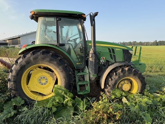 2022 John Deere 6135E Equipment Image0