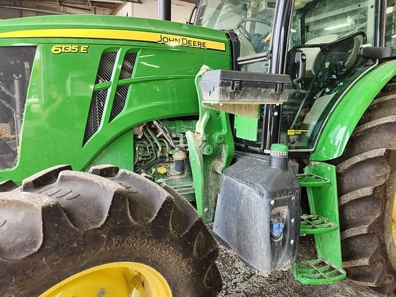 Image of John Deere 6135E equipment image 1