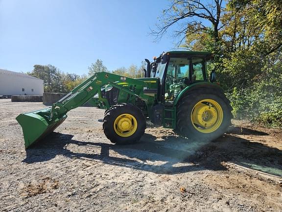 Image of John Deere 6135E equipment image 1