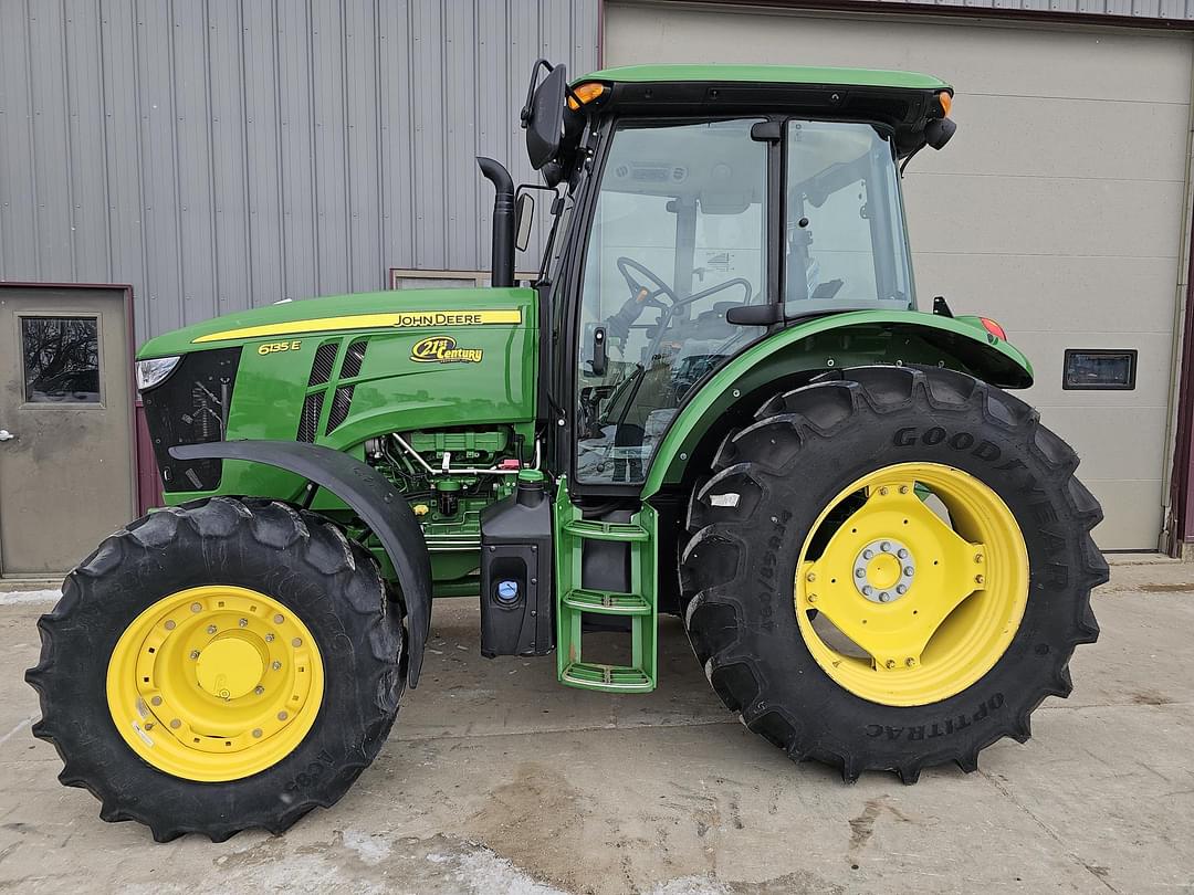 Image of John Deere 6135E Primary image