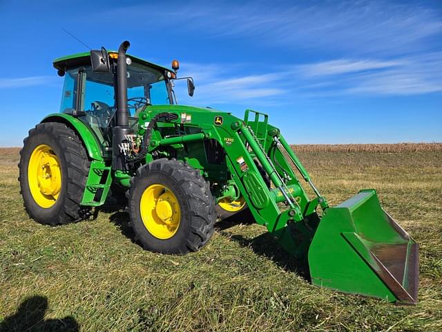 Image of John Deere 6135E equipment image 1