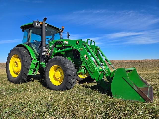 Image of John Deere 6135E equipment image 2