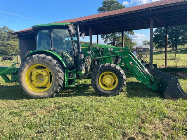 Image of John Deere 6135E equipment image 4