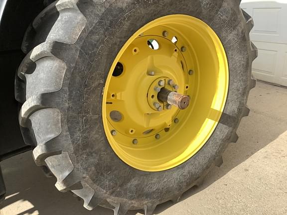 Image of John Deere 6145M equipment image 4