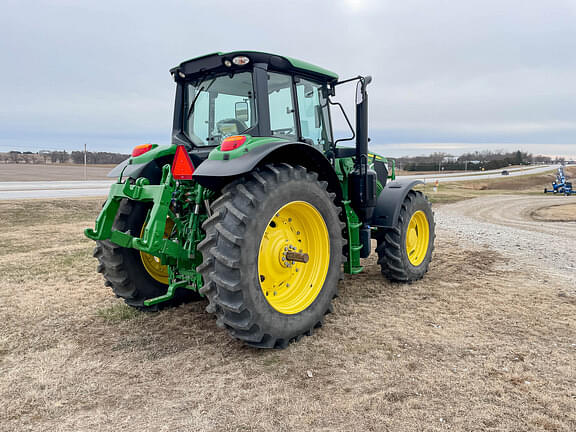 Image of John Deere 6155M equipment image 4