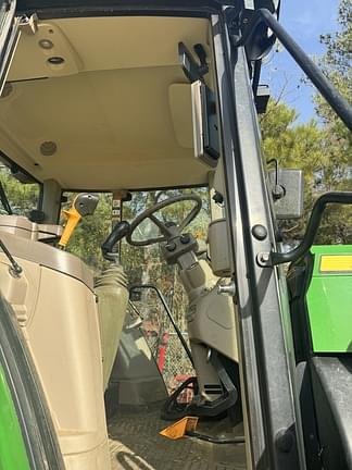 Image of John Deere 6155M equipment image 4