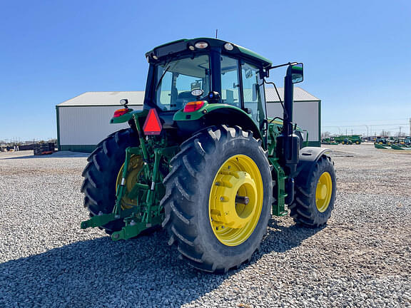 Image of John Deere 6155M equipment image 4