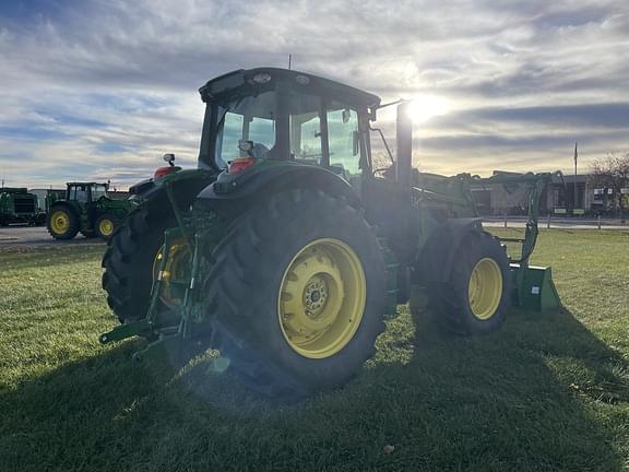 Image of John Deere 6155M equipment image 4