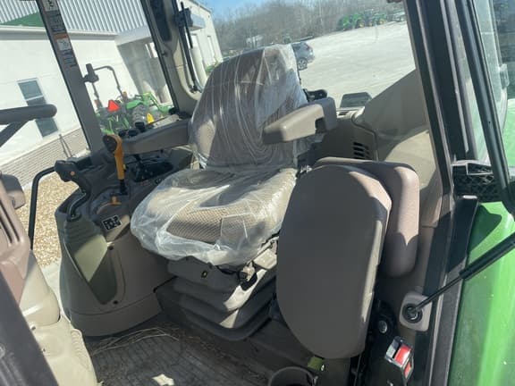 Image of John Deere 6155M equipment image 2