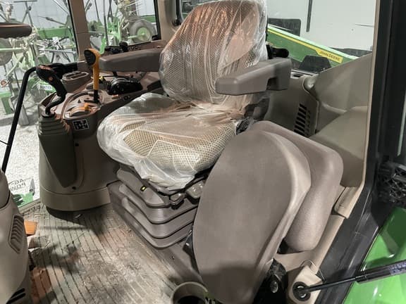 Image of John Deere 6155M equipment image 1