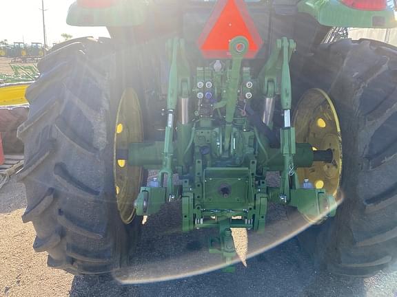 Image of John Deere 6155M equipment image 4