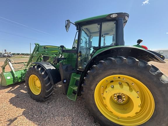 Image of John Deere 6155M equipment image 4