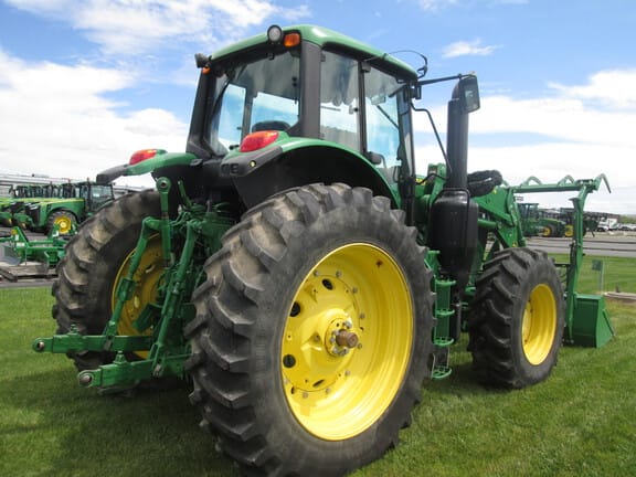 2022 John Deere 6155R Equipment Image0