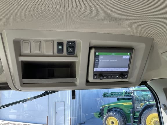 Image of John Deere 616R equipment image 3