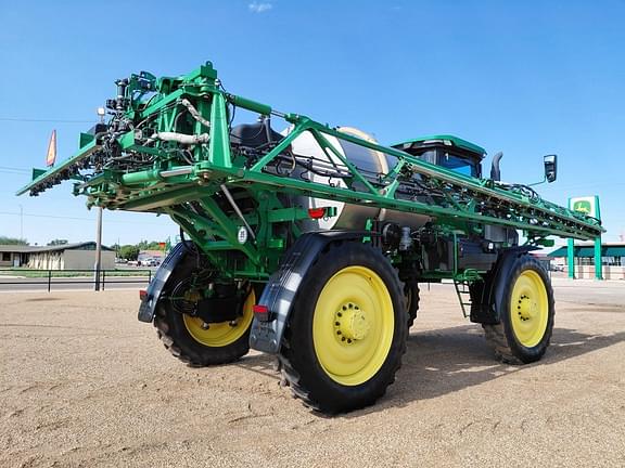 Image of John Deere 616R equipment image 4