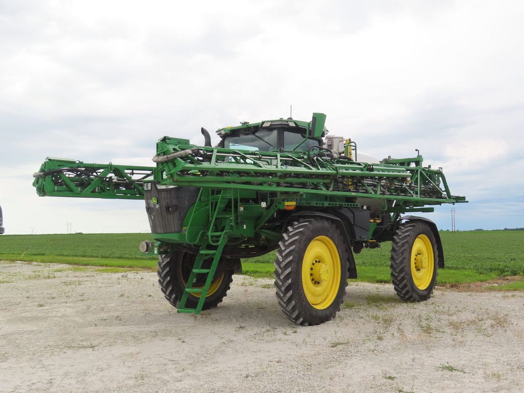 2022 John Deere 616R Equipment Image0