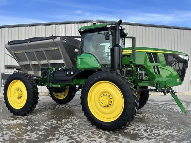 Image of John Deere 616R equipment image 1