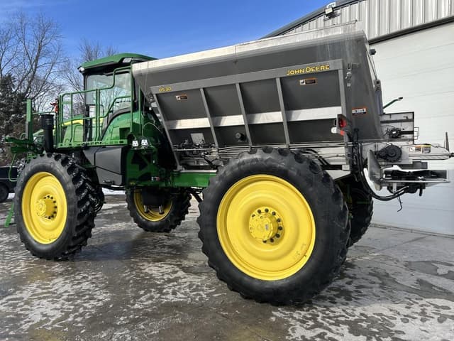 Image of John Deere 616R equipment image 4