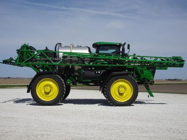 Image of John Deere 616R equipment image 3