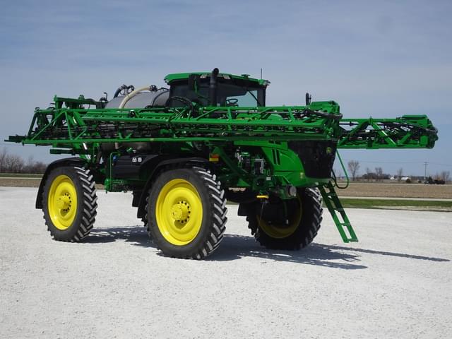 Image of John Deere 616R equipment image 1