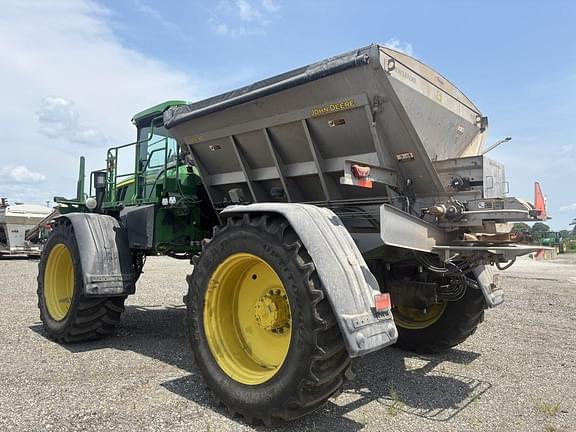 Image of John Deere 616R equipment image 4