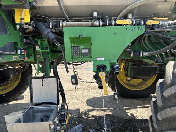 Image of John Deere 616R equipment image 4