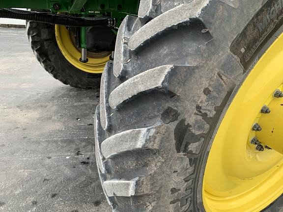 Image of John Deere 616R equipment image 4