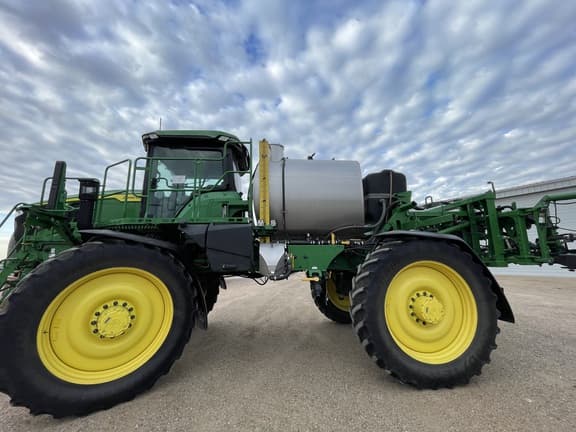 Image of John Deere 616R equipment image 4