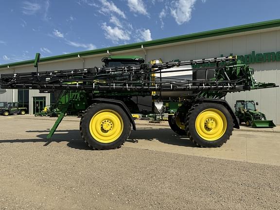 Image of John Deere 616R equipment image 2