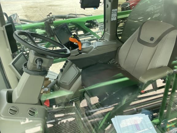 Image of John Deere 616R equipment image 1