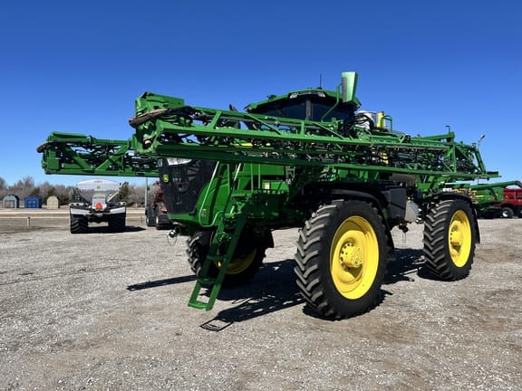 2022 John Deere 616R Equipment Image0