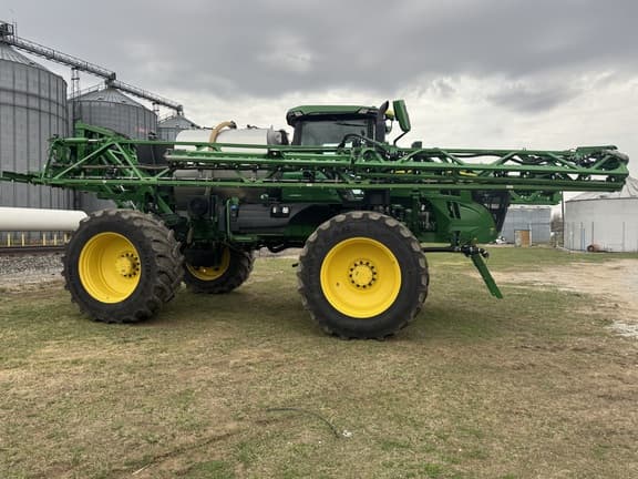 Image of John Deere 616R equipment image 1