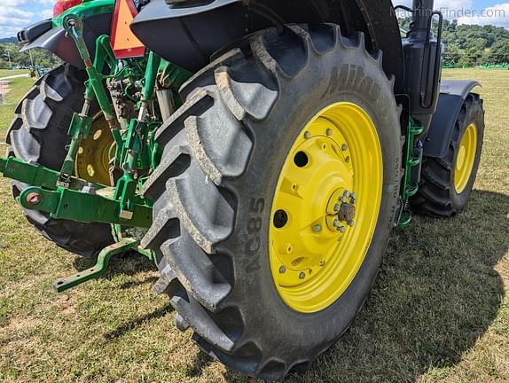 Image of John Deere 6175M equipment image 3