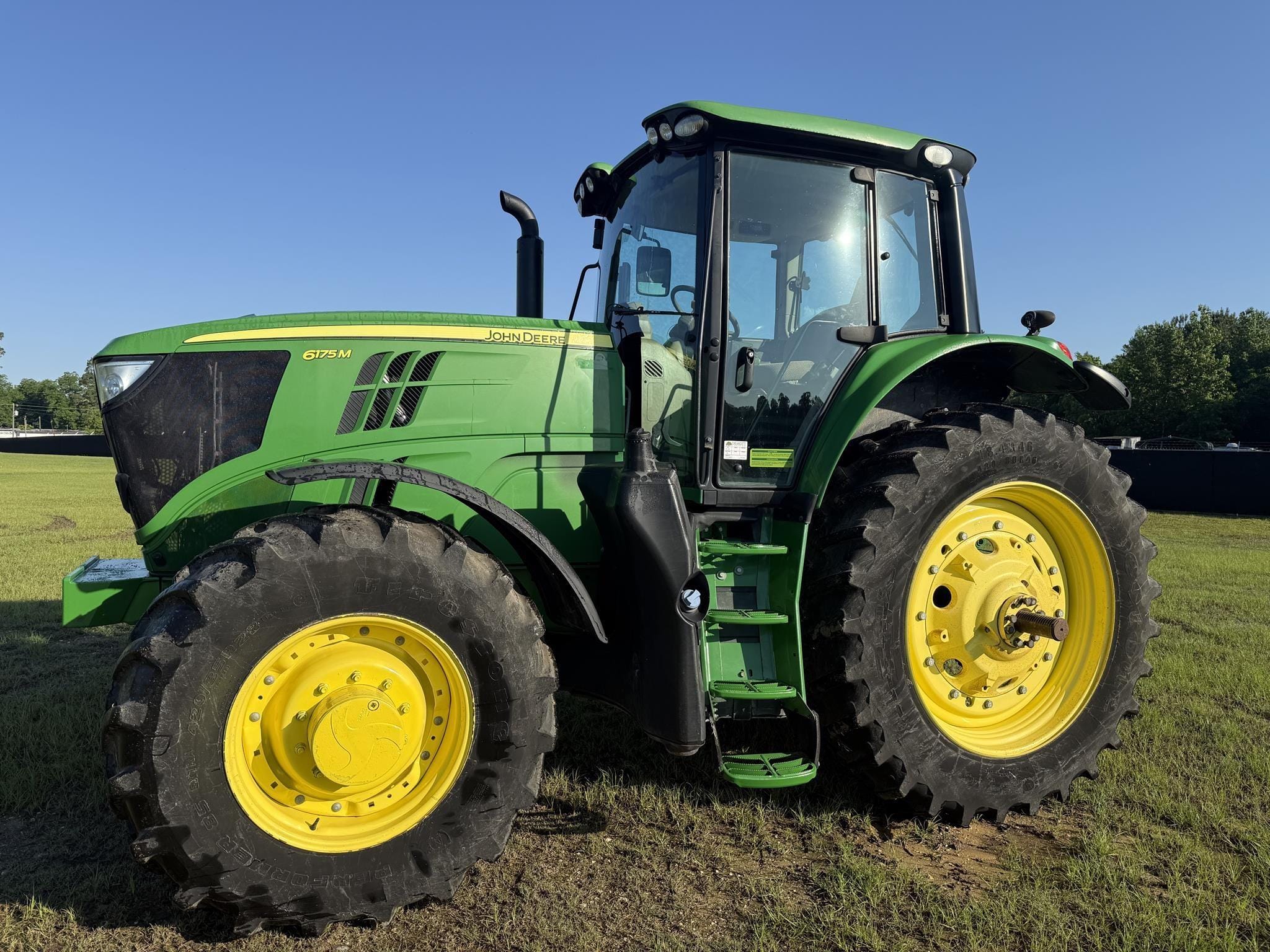 2022 John Deere 6175M Equipment Image0