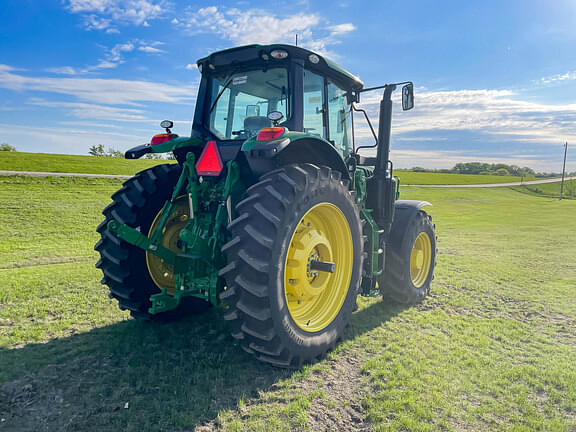 Image of John Deere 6175M equipment image 4