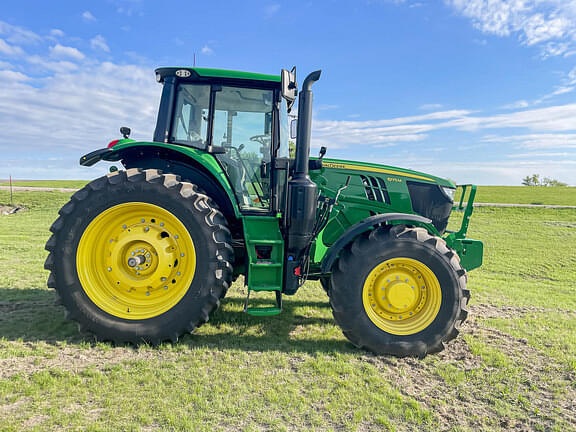Image of John Deere 6175M equipment image 3
