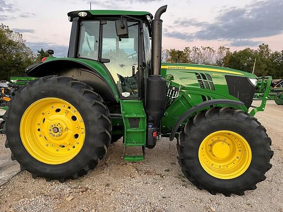 Image of John Deere 6175M equipment image 3