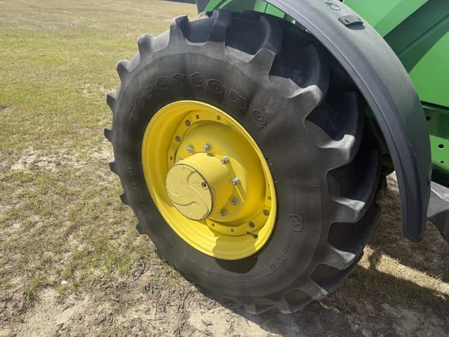 Image of John Deere 6175M equipment image 4