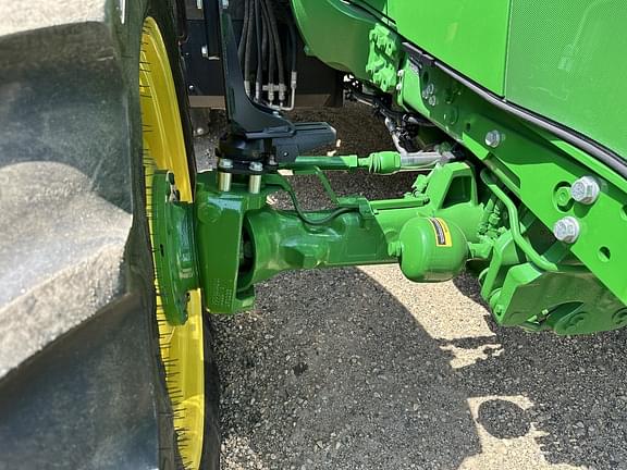 Image of John Deere 6175R equipment image 4