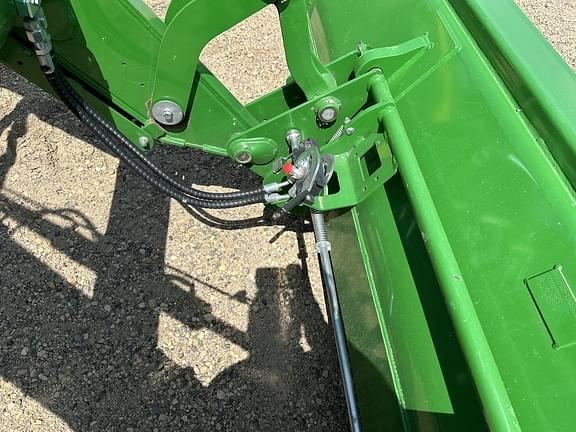 Image of John Deere 6175R equipment image 4