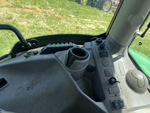Image of John Deere 6175R equipment image 4