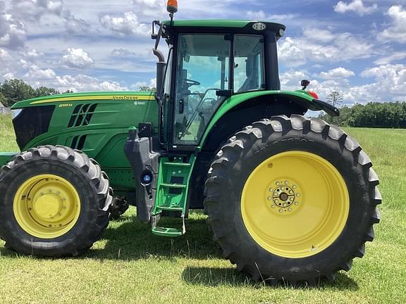 Image of John Deere 6195M equipment image 4