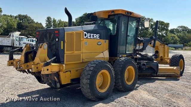 Image of John Deere 620G equipment image 4