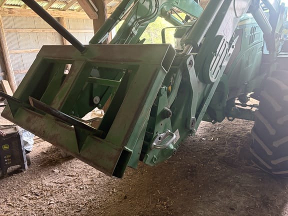 2022 John Deere 620R Equipment Image0