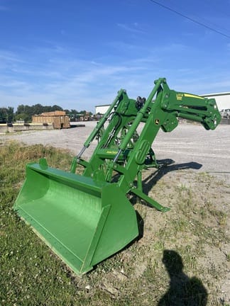 2022 John Deere 620R Equipment Image0