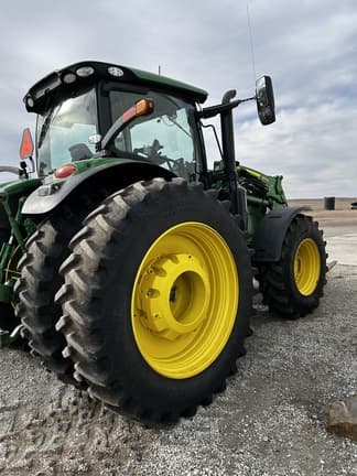 Image of John Deere 6215R equipment image 3